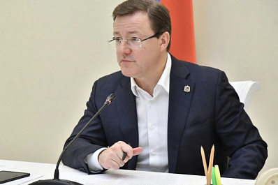 Дмитрий Азаров поздравил земляков с Днем Конституции РФ