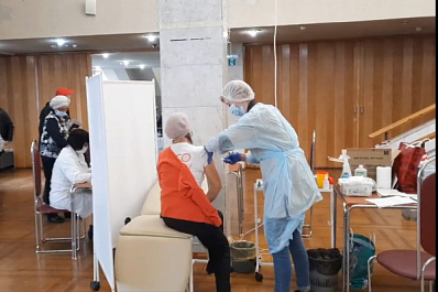 Врач из Тольятти Татьяна Артамонова: сегодня очень много людей пришли сделать прививку