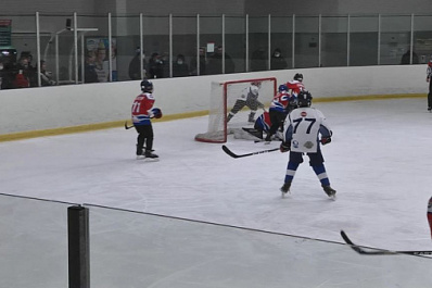 В финале областного этапа турнира "Золотая шайба" сразились хоккеисты трех возрастных категорий