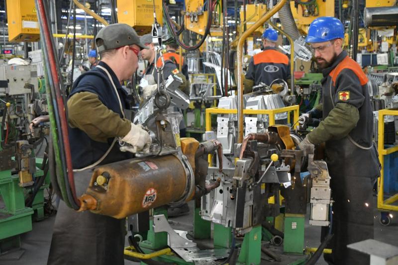 В Тольятти появится инженерная школа автомобилестроения