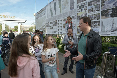 Дмитрий Азаров осмотрел проекты реконструкции Загородного парка