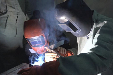 Самарских школьников познакомили с профессией сварщика  