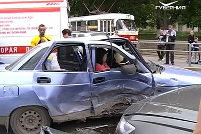 Женщину зажало в десятке после столкновении с Audi на Ново-Садовой в Самаре