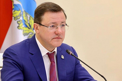 Дмитрий Азаров: "Благодарю каждого, кто пришел на участки для голосования по поправкам в Конституцию"