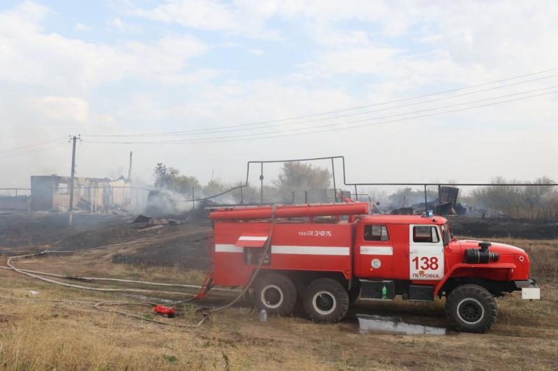 Губернатор Дмитрий Азаров прибыл на место пожара в село Гвардейцы