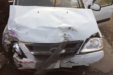 Машина всмятку: появились фото жуткого ДТП на трассе М5