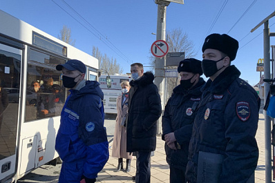 В Самаре за неделю выявили 17 пассажиров без масок в транспорте