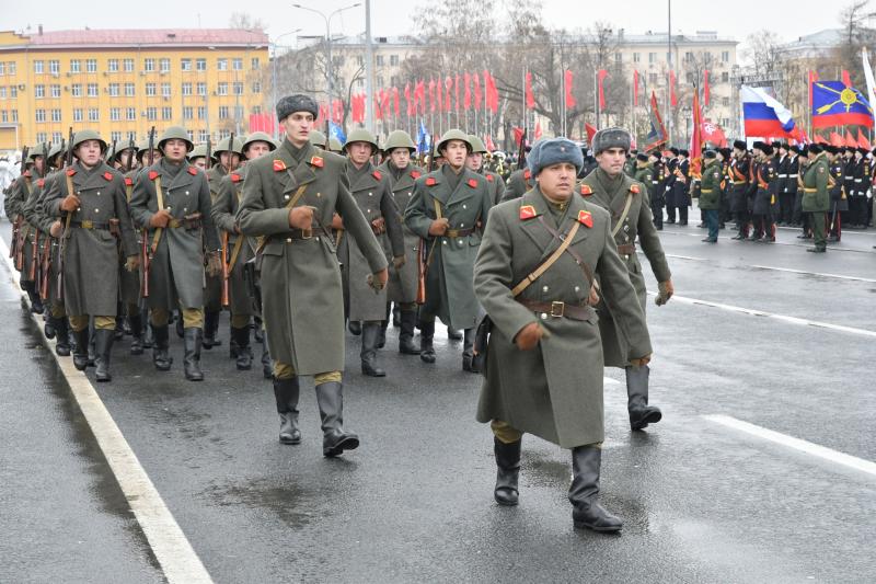 Реконструкция, репетиция, концерт: в Самарской области стартуют мероприятия Парада Памяти