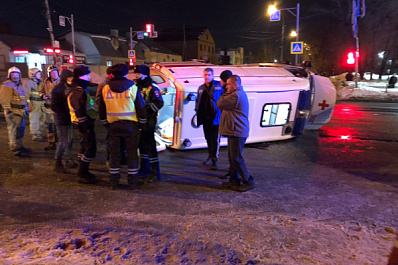 В ДТП с участием скорой помощи в Самаре пострадали четыре человека