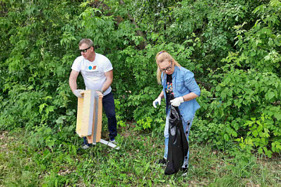 Жители Новокуйбышевска очистили от мусора водоохранную зону вдоль Волги 