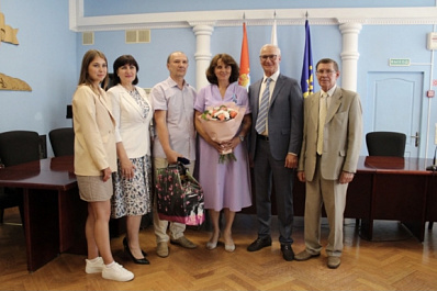 Тольяттинским семьям вручили награды "За любовь и верность"