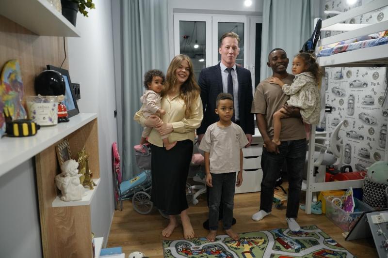 Многодетная семья Оссиала из Самарской области рассказала о преимуществах бесплатной аренды детских принадлежностей