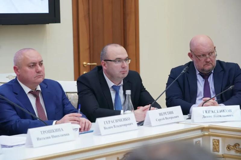 Налоговые изменения, вакцинация против гриппа, проверка ТФОМС и исполнения программы КРСТ: поручения Вячеслава Федорищева по итогам оперативного совещания Правительства