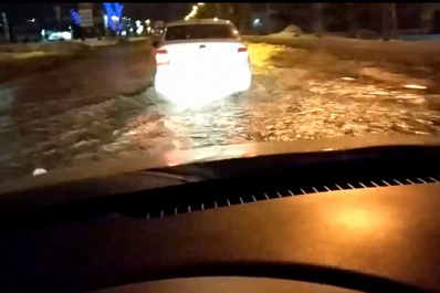 В Самаре Зубчаниновское шоссе превратилось в настоящую реку