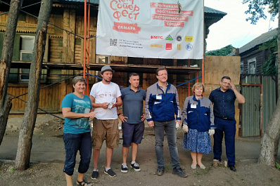 Дмитрий Азаров присоединился к волонтерам на "Том Сойер Фесте"