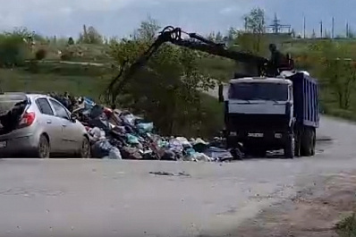 Вблизи поселка Новосемейкино ликвидируют свалку