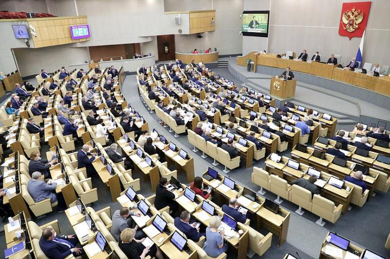 В России хотят ограничить сроки полномочия депутатов и сенаторов