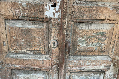 В Самарской области владельцу заброшенного здания из-за нарушений ограничили выезд из страны