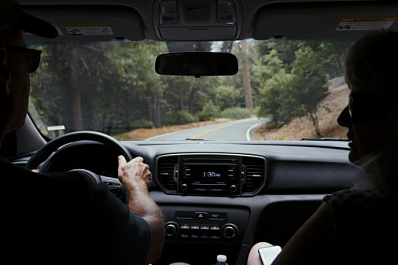 Эксперты рассказали, что нужно взять с собой в путешествие на машине