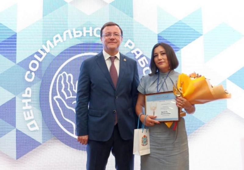 Дмитрий Азаров вручил госнаграды лучшим работникам социальной сферы