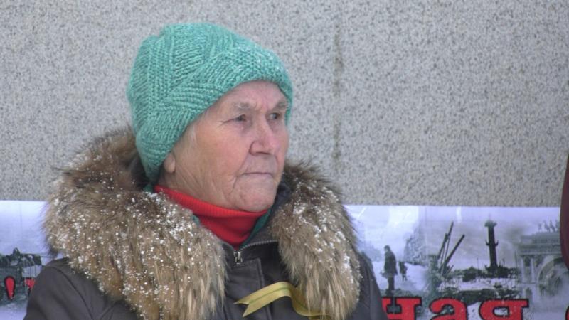 На Аллее трудовой славы в Самаре прошла памятная "Блокадная свеча"