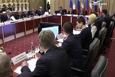 Дмитрий Азаров принимает участие в выездном совещании совбеза России в Саратове