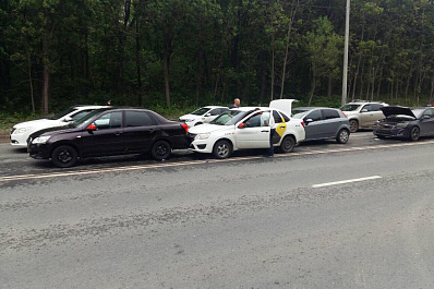 ДТП с участием 4 автомобилей произошло в Самаре на Демократической