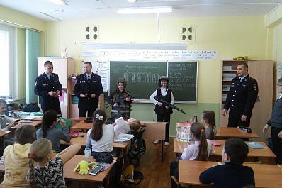 Росгвардейцы провели для тольяттинских школьников урок мужества