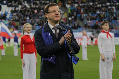 Дмитрий Азаров о "Крыльях Советов": "Региональному клубу тяжело конкурировать со столичными в закупке дорогостоящих игроков, ставка должна быть на своих воспитанников"