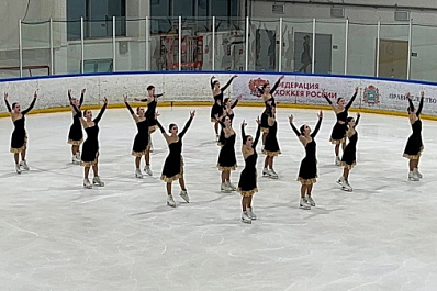 В Тольятти прошли турниры по синхронному фигурному катанию