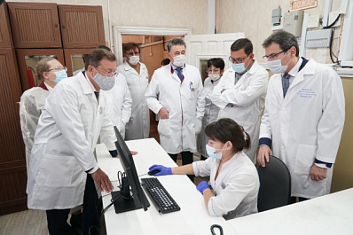 Дмитрий Азаров: "Мы два дня подряд выписываем из стационаров больше людей, чем госпитализируем"