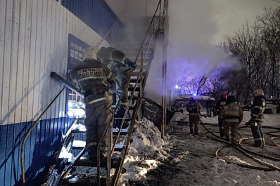 Ликвидирован пожар в производственном корпусе в Зубчаниновке