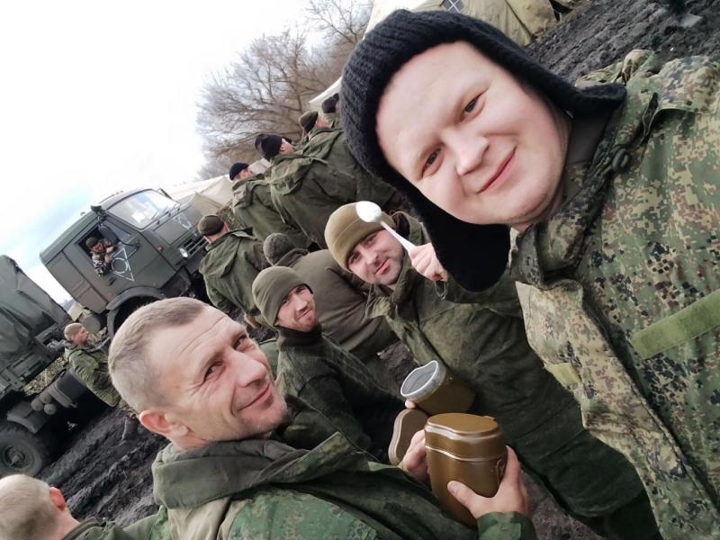 "Для меня бригадный знак отличия - высшая награда": офицер из Самарской области рассказал о буднях военнослужащих на СВО