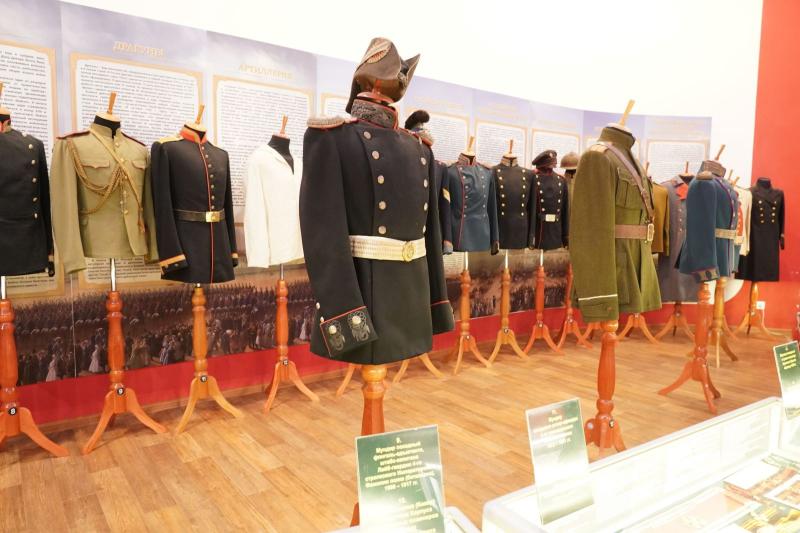 Дмитрий Азаров передал в дар самарскому музею уникальный экспонат