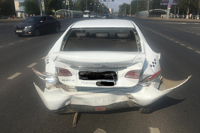 В Самаре на Московском шоссе KIA "впечатала" багажник "Ниссана" в салон