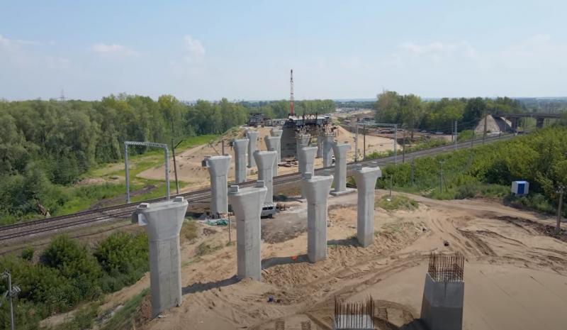 В июле 2021 года строители Самарского моста приступили к надвижке путепровода через ж/д