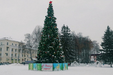 В Жигулевске установили ледяные скульптуры
