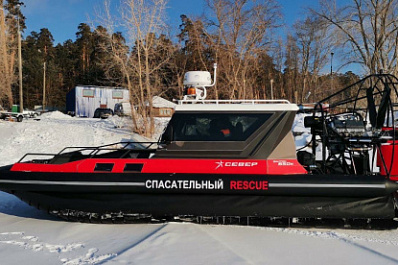В Тольятти в окрестностях Портового рыбак провалился под лед на снегоходе