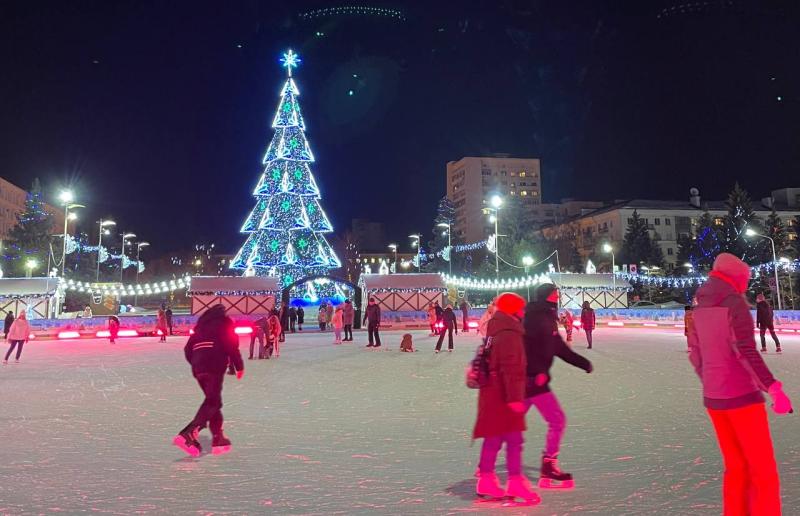 Медики рекомендуют на праздниках больше двигаться и следить за детьми