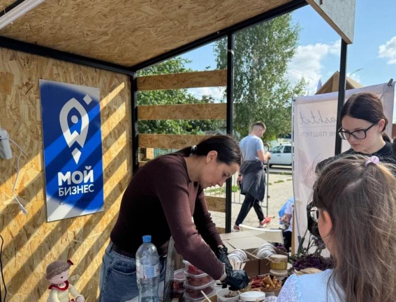 Предприниматели и самозанятые представили свои товары на фестивале креативных индустрий в Кинеле