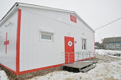 Поликлиники и сельские больницы Самарской области получат новый транспорт и современное медоборудование 