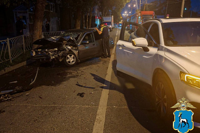 В Самаре на Арцыбушевской из-за ДТП с легковушками встало движение трамваев