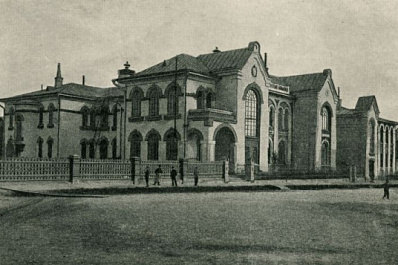 Самарцам показали архивные фотографии Шихобаловской больницы