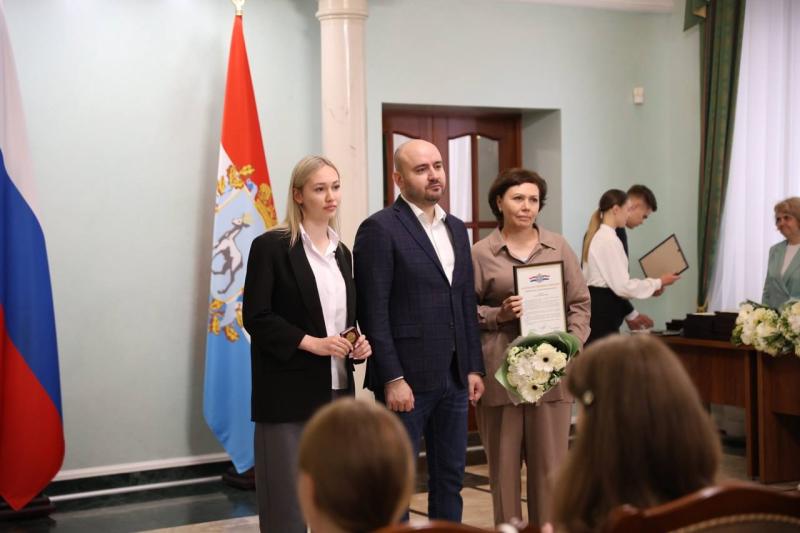 Вячеслав Федорищев вручил медали отличникам