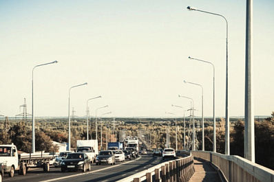 На Южном мосту из-за ремонта частично перекроют движение