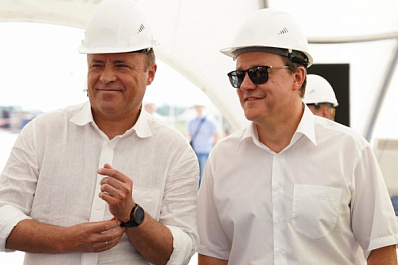 Игорь Комаров и Дмитрий Азаров дали старт монтажу крупнейшего пролетного строения автомобильной дороги "Обход Тольятти"