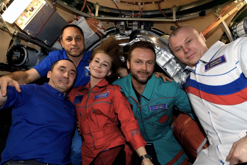 В штатном режиме: первый в мире космический киноэкипаж успешно вернулся на Землю