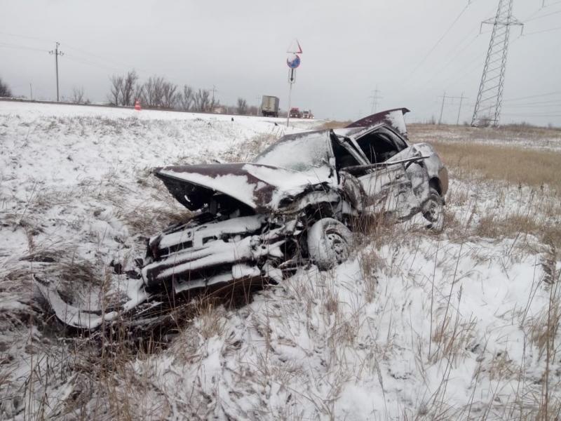 На Обводной дороге в Самаре лоб в лоб столкнулись два автомобиля