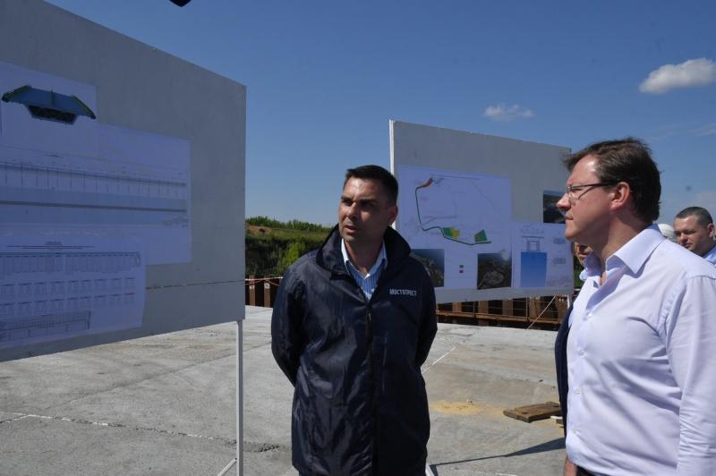 Губернатор Дмитрий Азаров проверил ход строительства Волжского моста