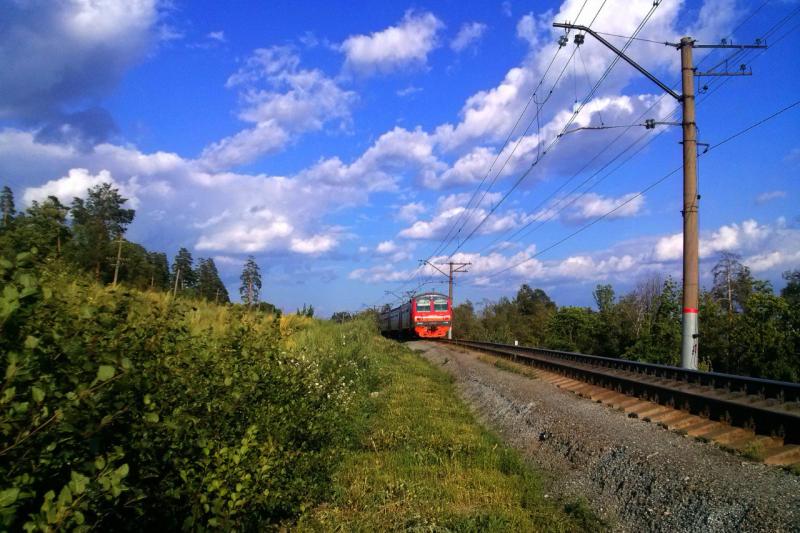В Самарской области вычислили 4 группы детей, закидавших пассажирские поезда камнями